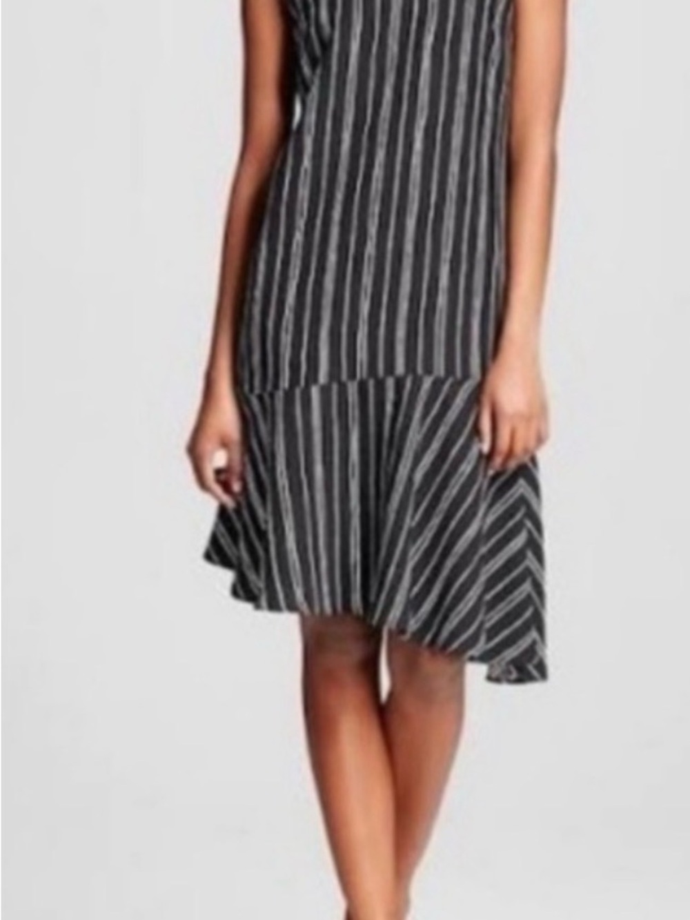 Whowhatwear Sleeveless Black Dress with Flared Hem